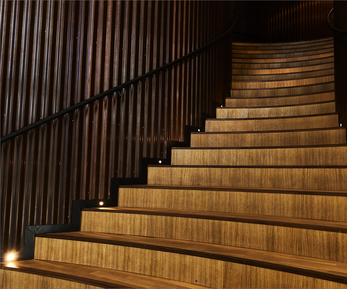 Lightplanner har specialdesignet den integrerede arkitektoniske belysning i trappen i Axel Towers